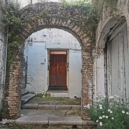 Cortile Di San Leo *